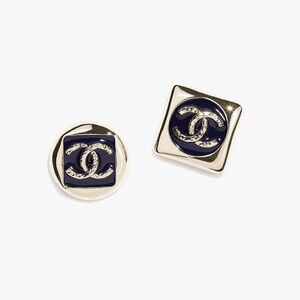 2026 C CHANEL RUNWAY SQUARE ROUND CC LOGO BLUE ENAMEL GOLD TONE EARRINGS STUDS